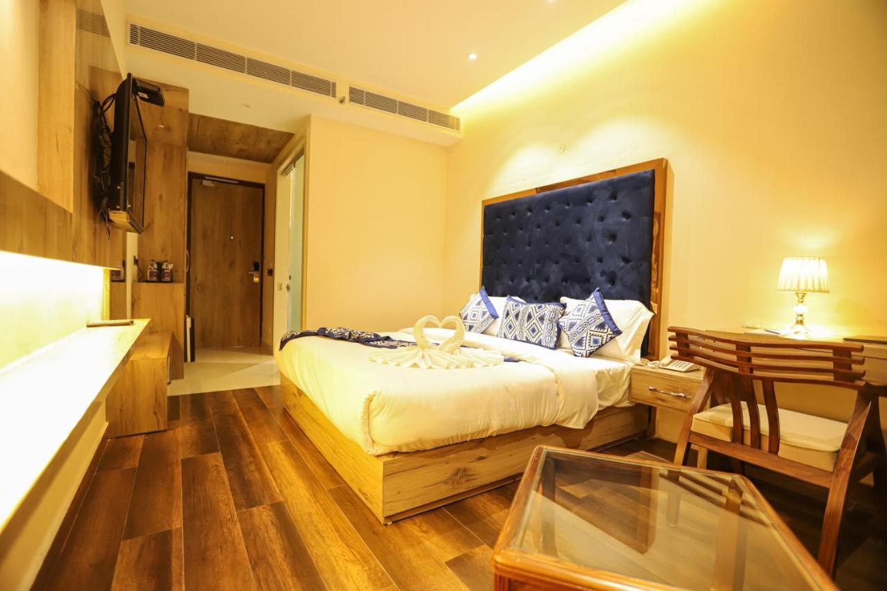 Hotel Golden Lotus Amritsar Extérieur photo