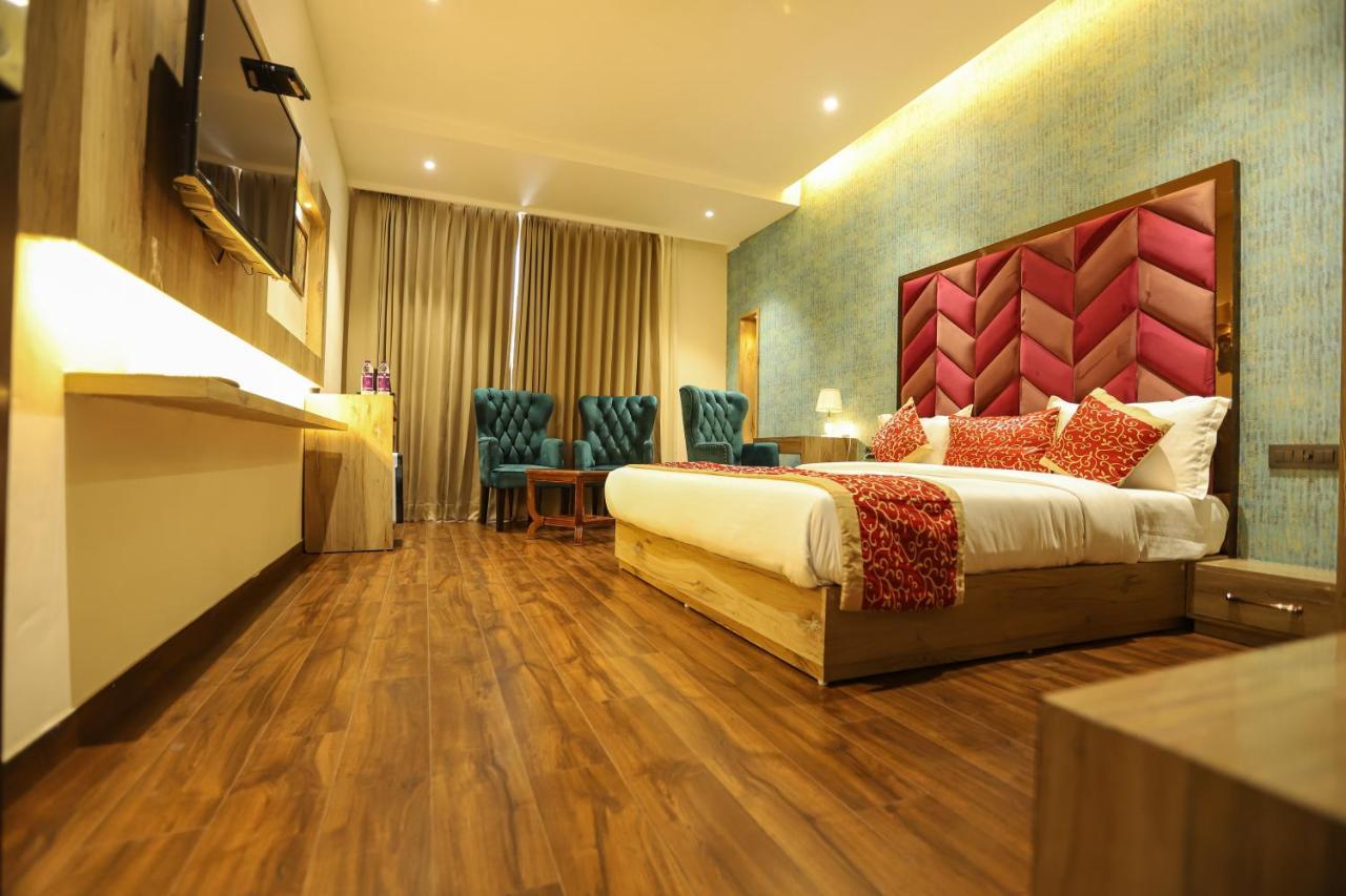 Hotel Golden Lotus Amritsar Extérieur photo