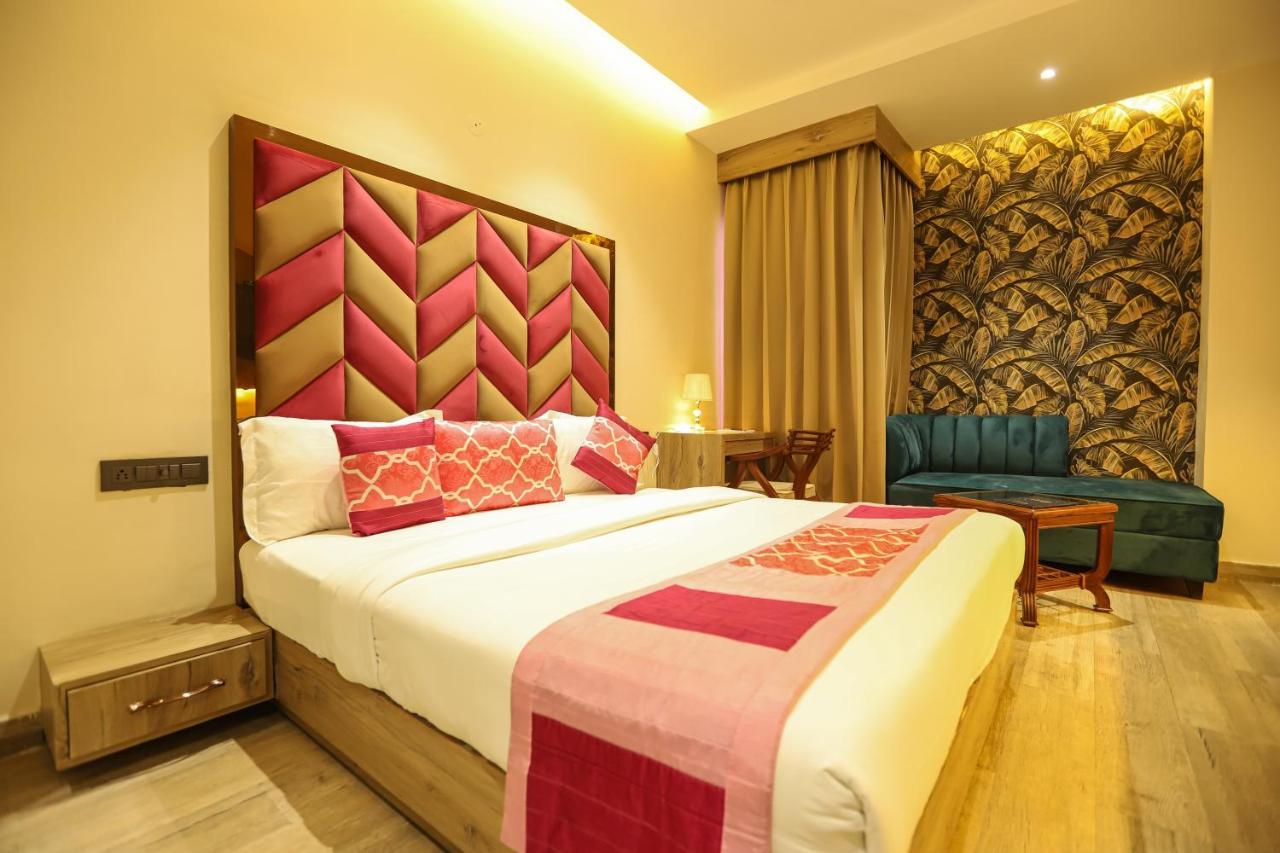 Hotel Golden Lotus Amritsar Extérieur photo