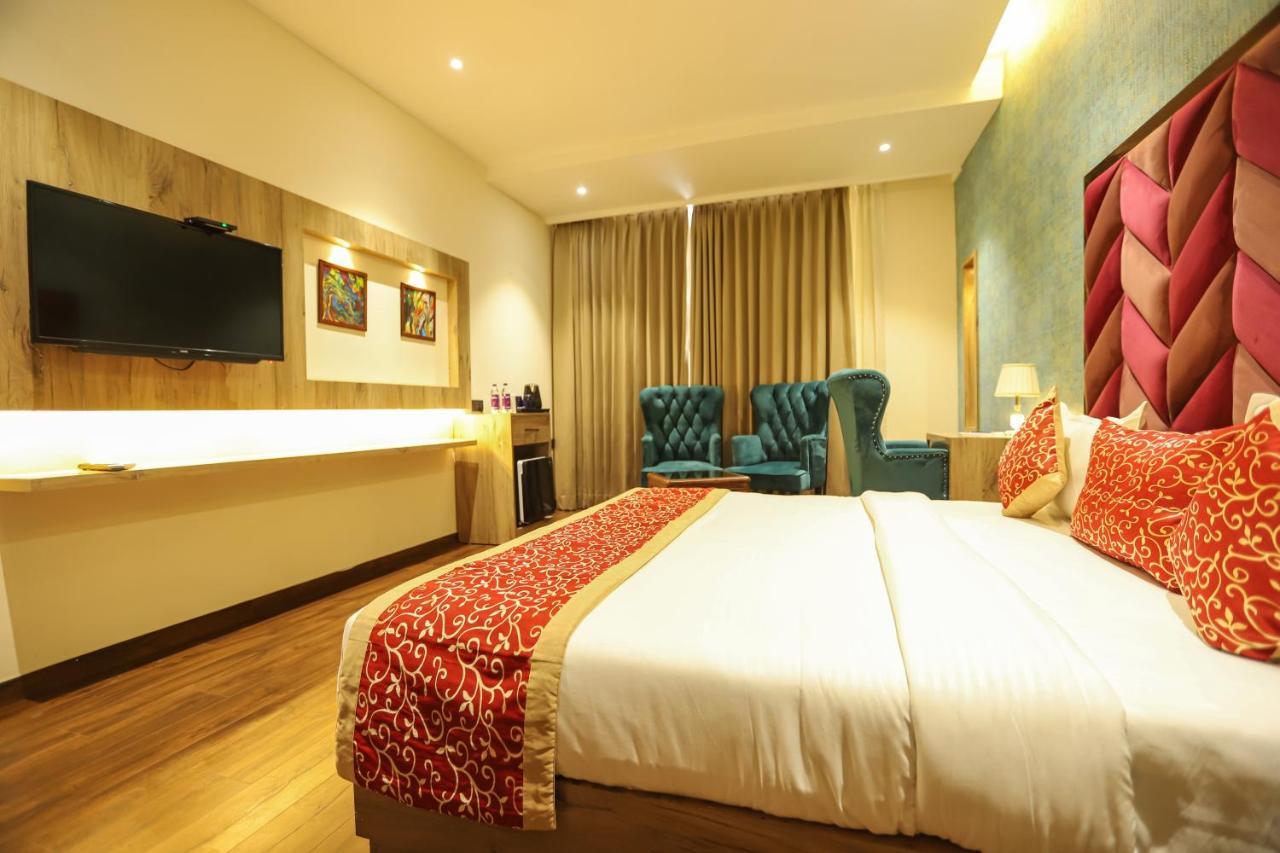 Hotel Golden Lotus Amritsar Extérieur photo