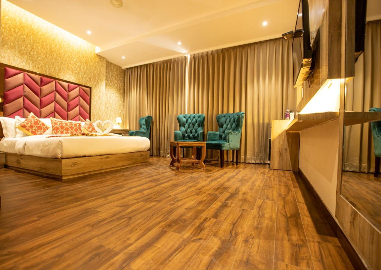 Hotel Golden Lotus Amritsar Extérieur photo